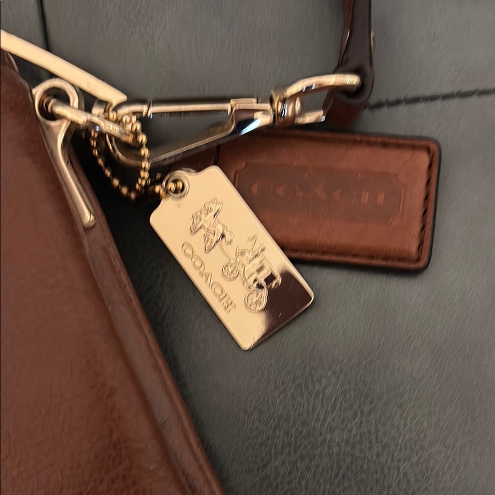 Like new Coach Madison chestnut Brown Leather hobo shoulder bag - Picture 2 of 10